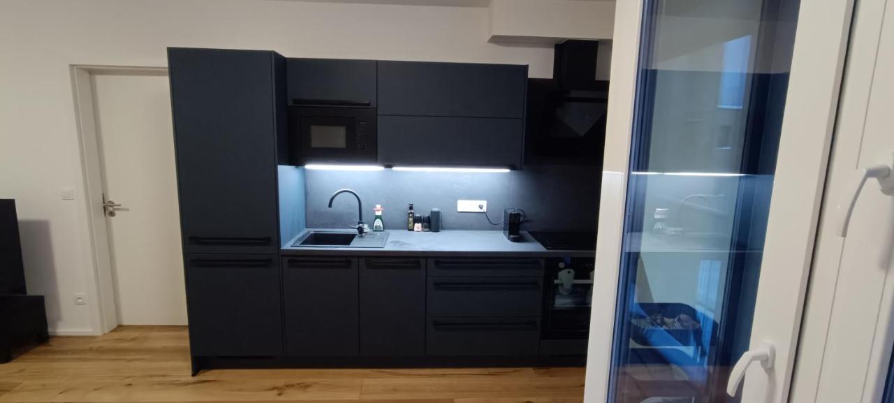 Apartman Nely สโวโบดา นาด อูโปว์ ภายนอก รูปภาพ